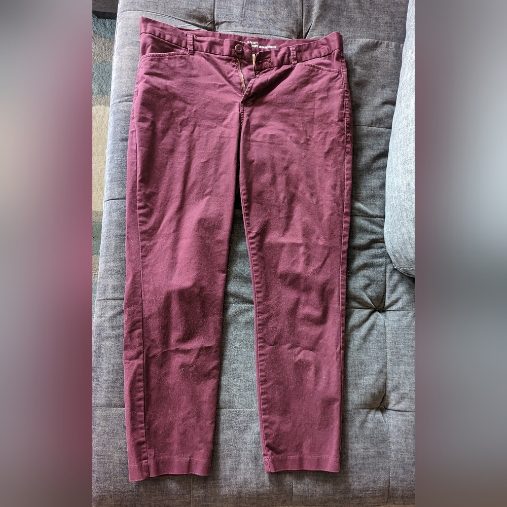 GAP, Maroon Capris, Size 6